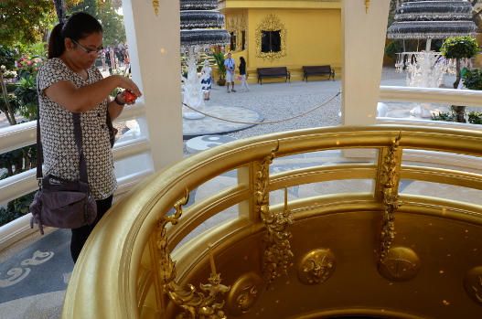 Chiang Rai le temple blanc.jpg